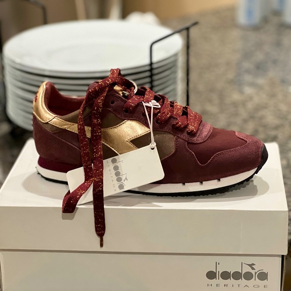 Brand New Diadora Trident Low Satin Sneakers - Picture 1 of 3